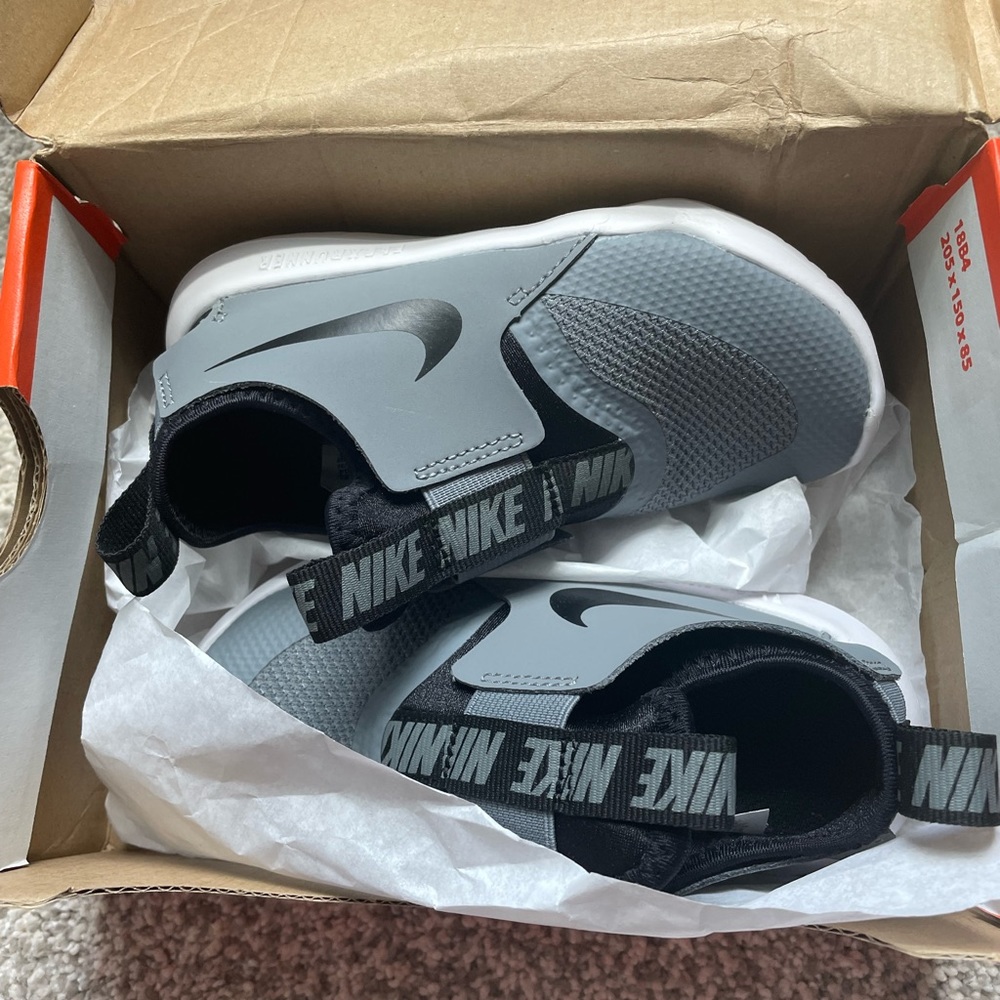 Nike toddler boys Flex slip on sneakers